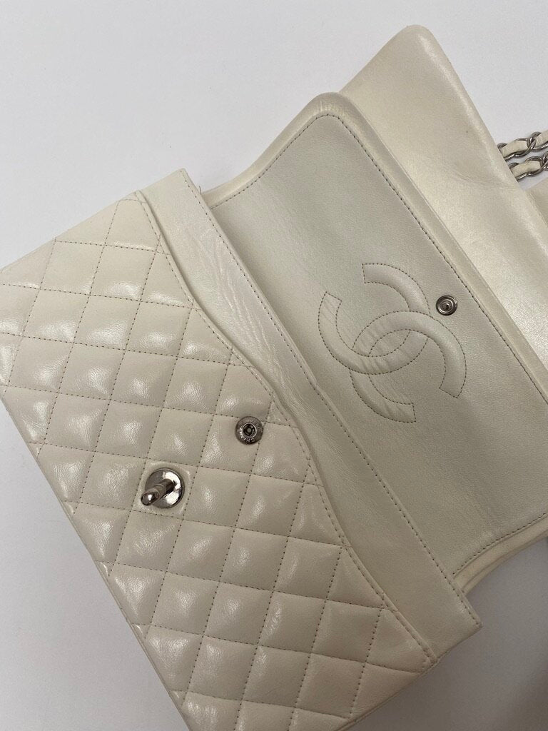 Pre-owned Chanel Jumbo Classic Double Flap Bag White Caviar Silver Hardware