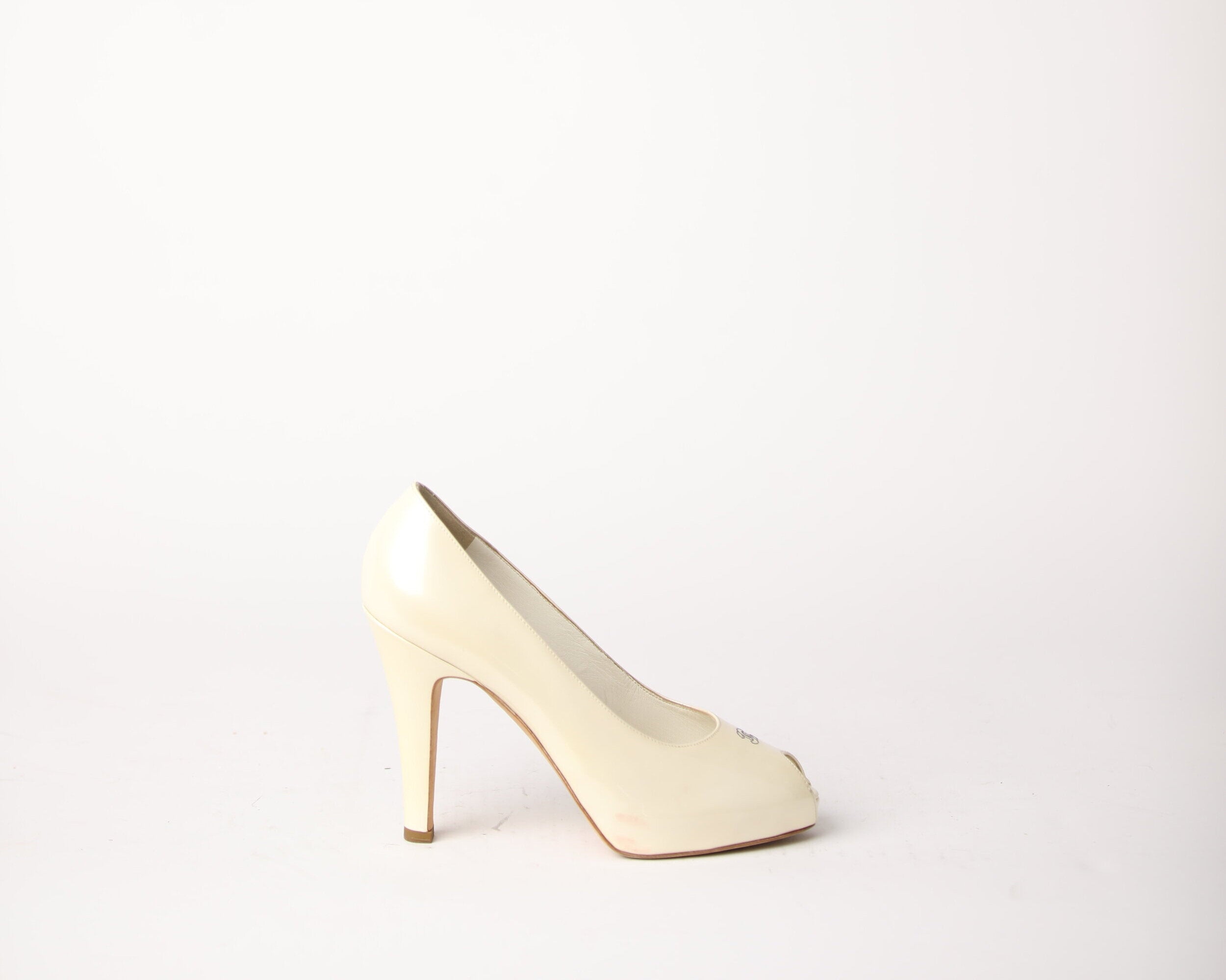 Delman Womens Cream Ankle Strap Taper High Heels Sandals Shoes Size 9. -  Shop Linda's Stuff